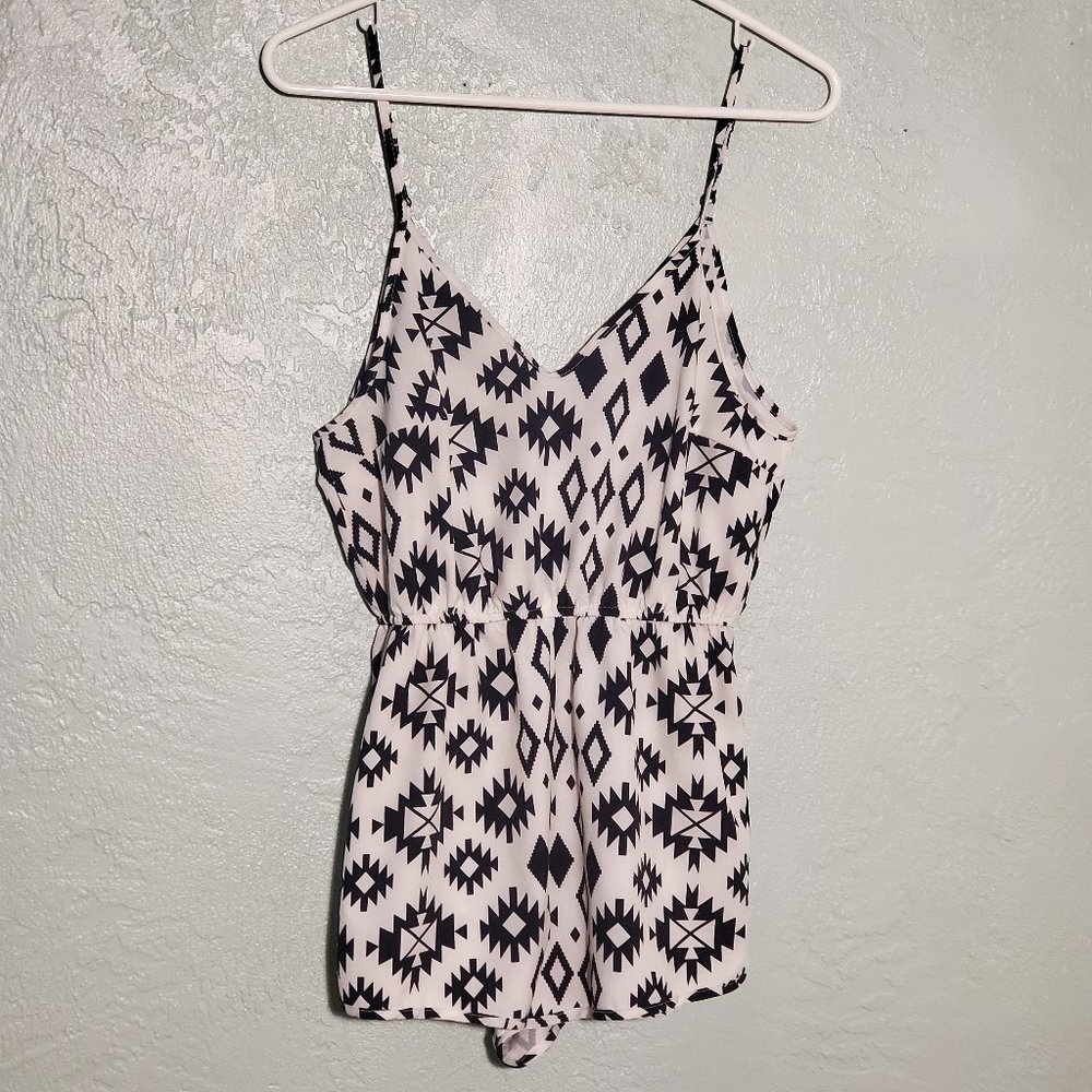 BLACK & WHITE MEDIUM SLEEVELESS ROMPER